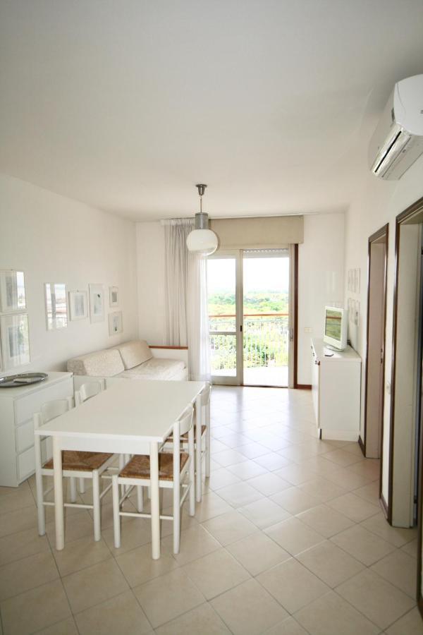 Ba- La Torre - Sea View - Apartment Линяно Сабиадоро Екстериор снимка