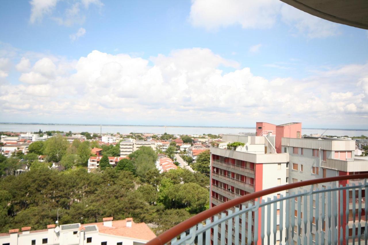 Ba- La Torre - Sea View - Apartment Линяно Сабиадоро Екстериор снимка