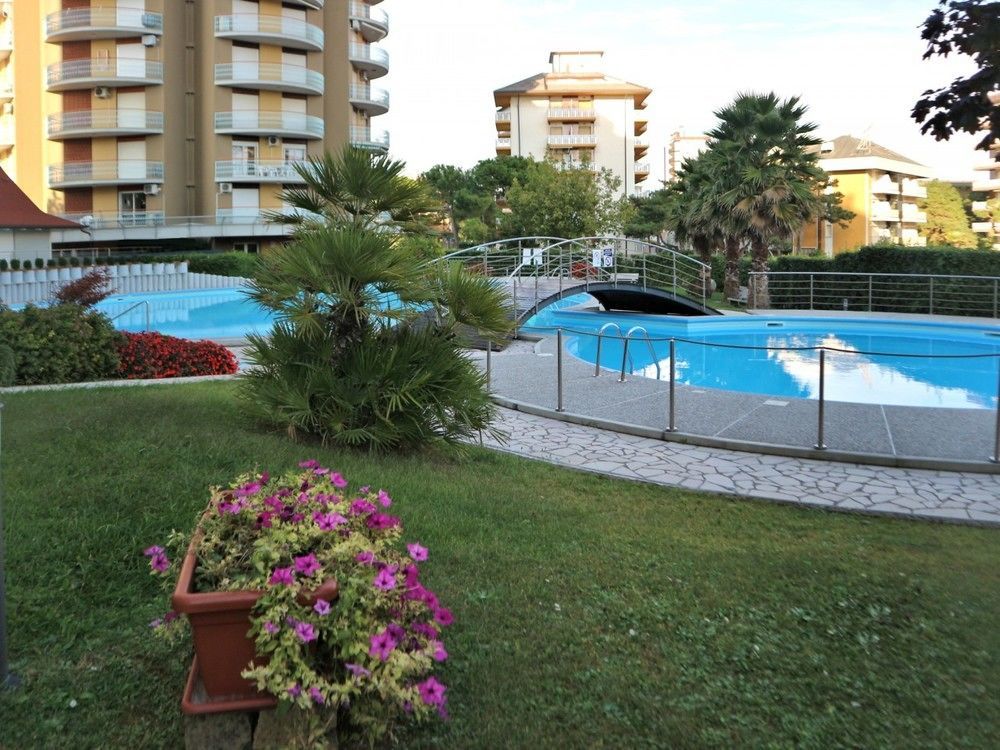 Ba- La Torre - Sea View - Apartment Линяно Сабиадоро Екстериор снимка