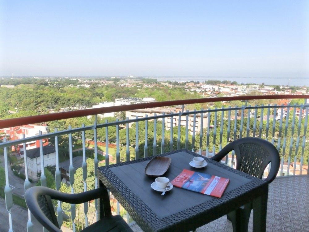 Ba- La Torre - Sea View - Apartment Линяно Сабиадоро Екстериор снимка