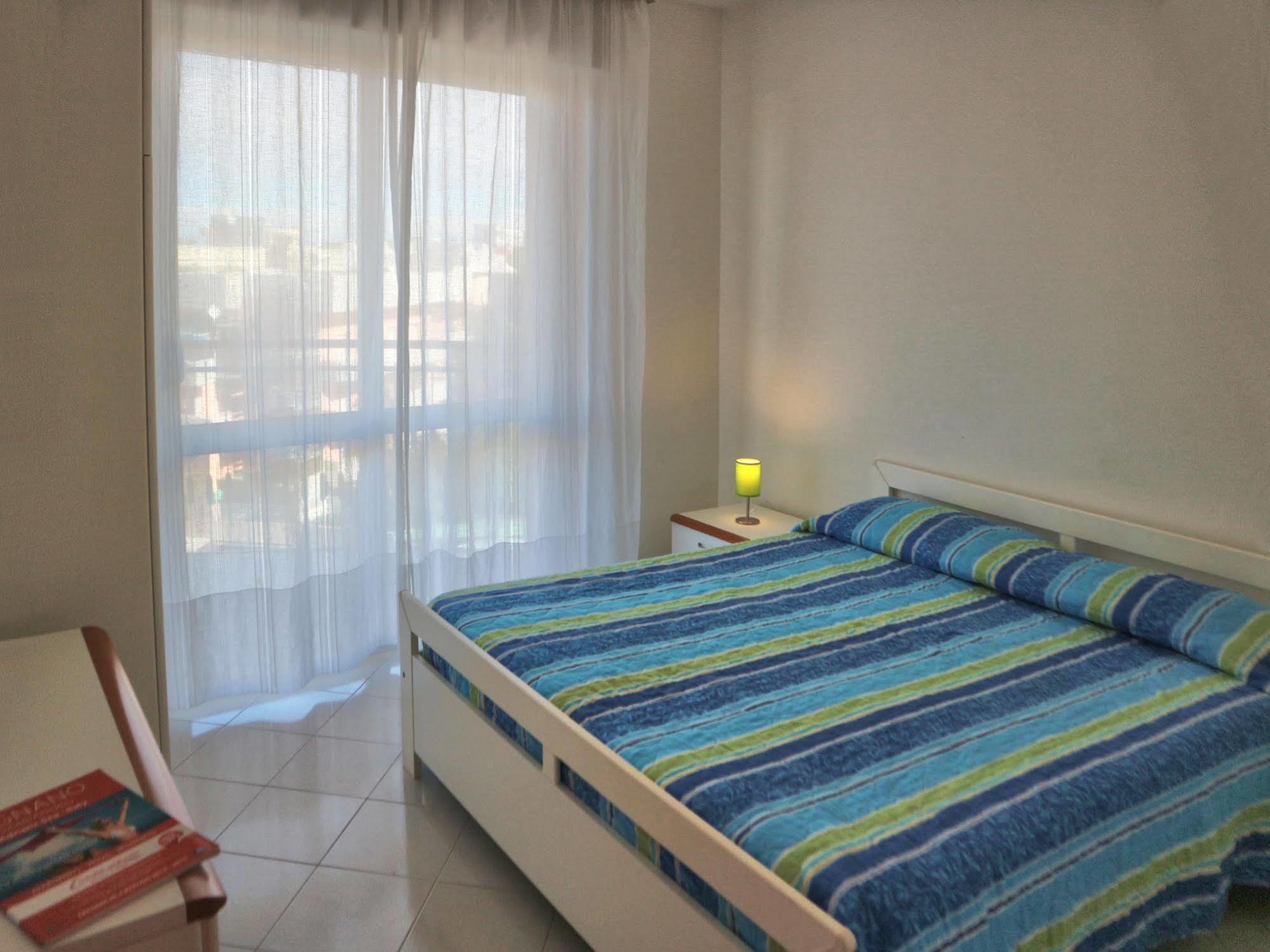 Ba- La Torre - Sea View - Apartment Линяно Сабиадоро Екстериор снимка